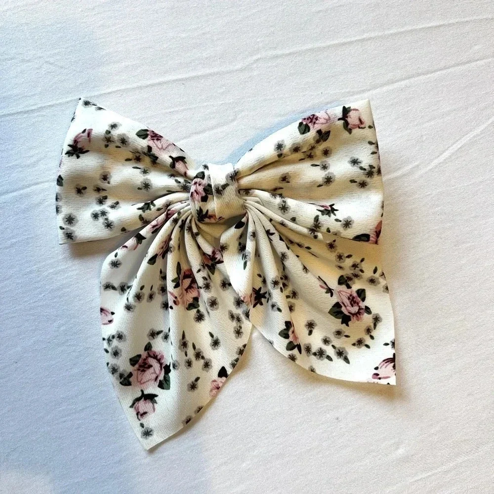 3/$15 Clip in Fabric Bow